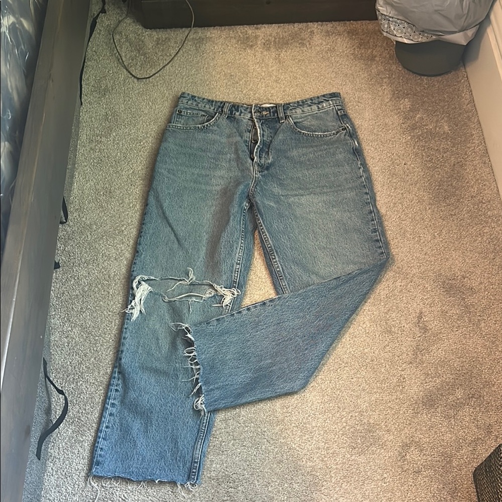 Zara Straight Blue Jeans with Distressed Style